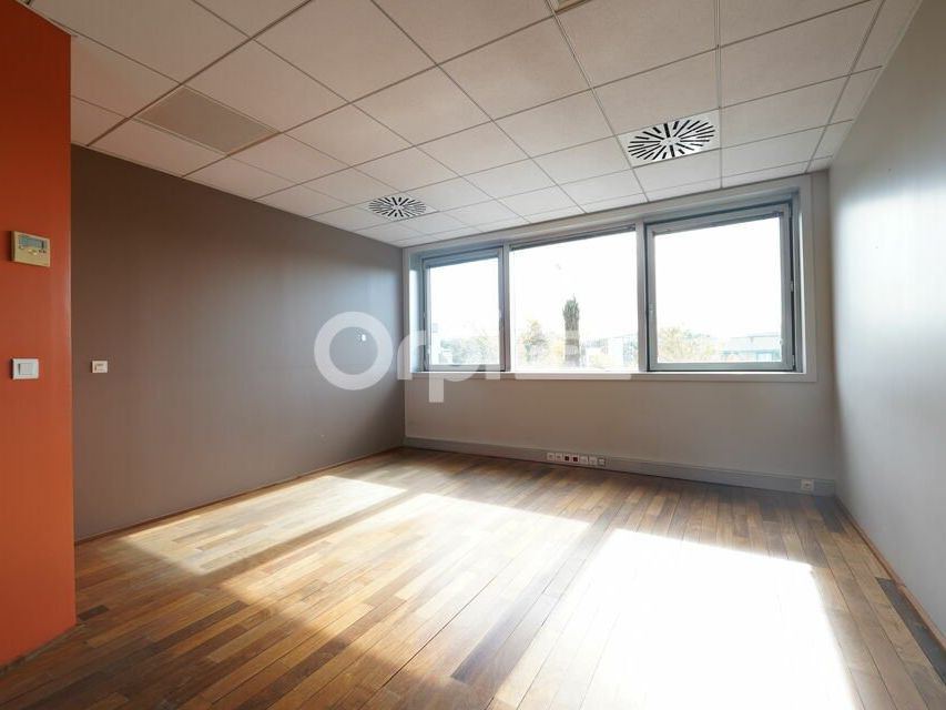 BUREAUX A LOUER - 174,70 m² - ECULLY