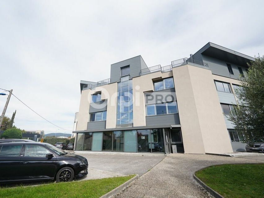 Location bureaux 300 m² non divisibles