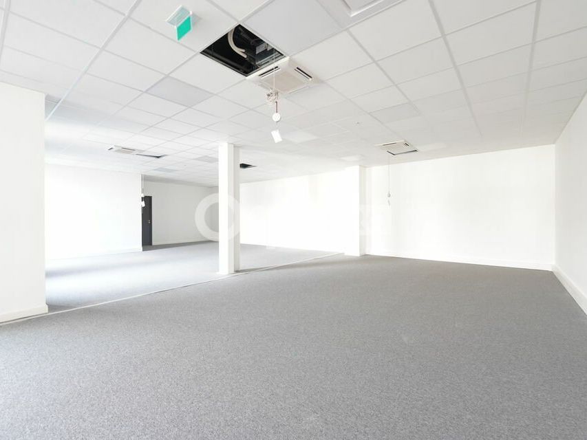BUREAUX A LOUER - 1 916 m² DIVISIBLE - DARDILLY