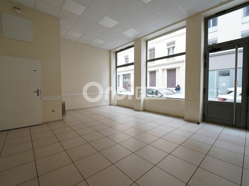 BUREAUX / LOCAL COMMERCIAL A LOUER - 77 m² - LYON 7