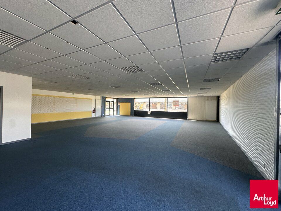 VITRE ZONE COMMERCIALE - LOCAL COMMERCIAL A VENDRE