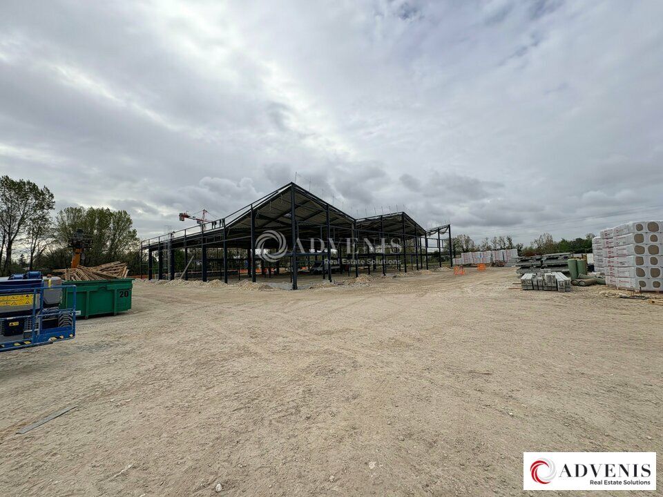 Vente local d''activites 487.12 m² divisibles à partir de 243.55 m²