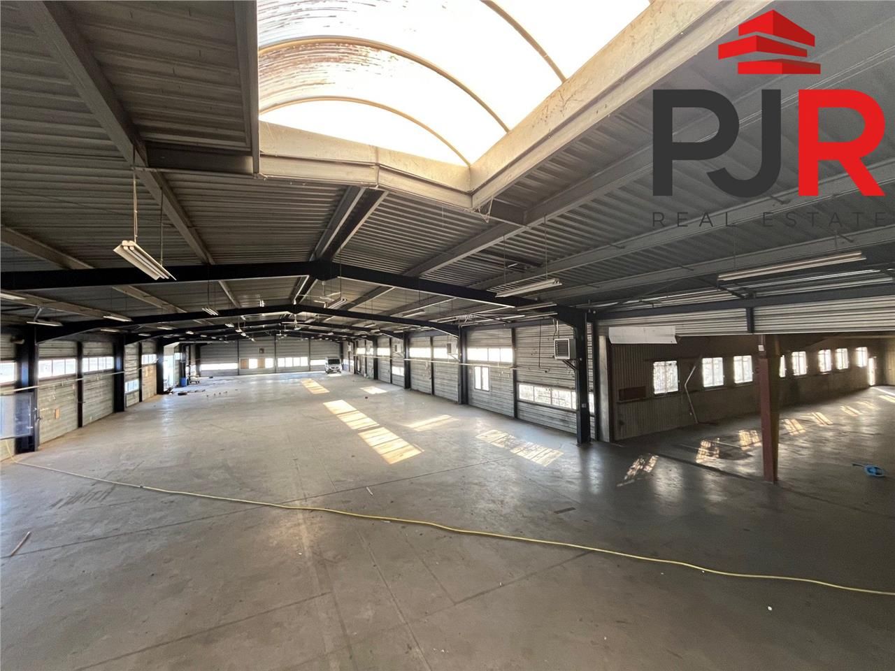 Location local d''activités 1582 m² à Houdemont