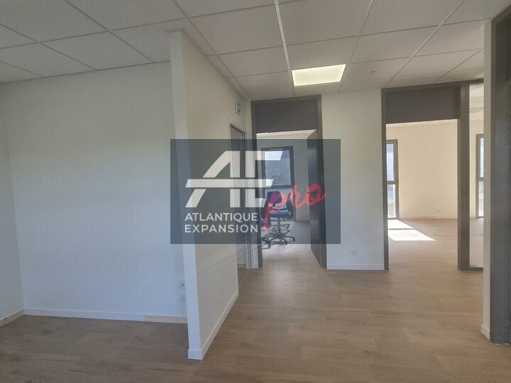 Location bureaux 70.6 m² non divisibles