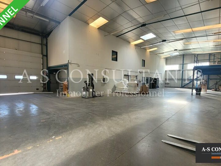 Vente local d''activites 2000 m² non divisibles