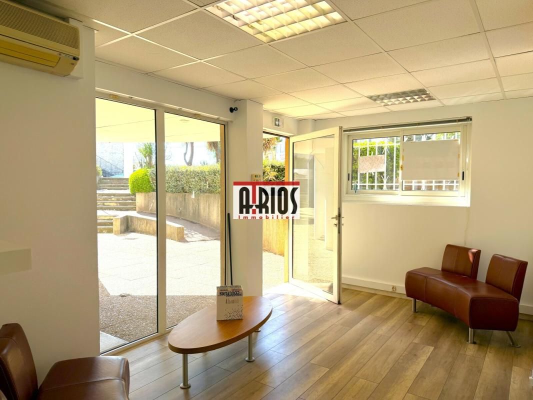 Vente local commercial 49 m² non divisibles