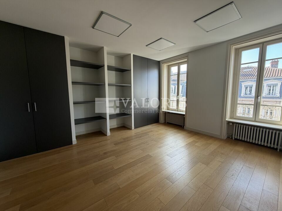 Bureaux à louer en excellent état - 91 m² - Secteur Presqu'Île