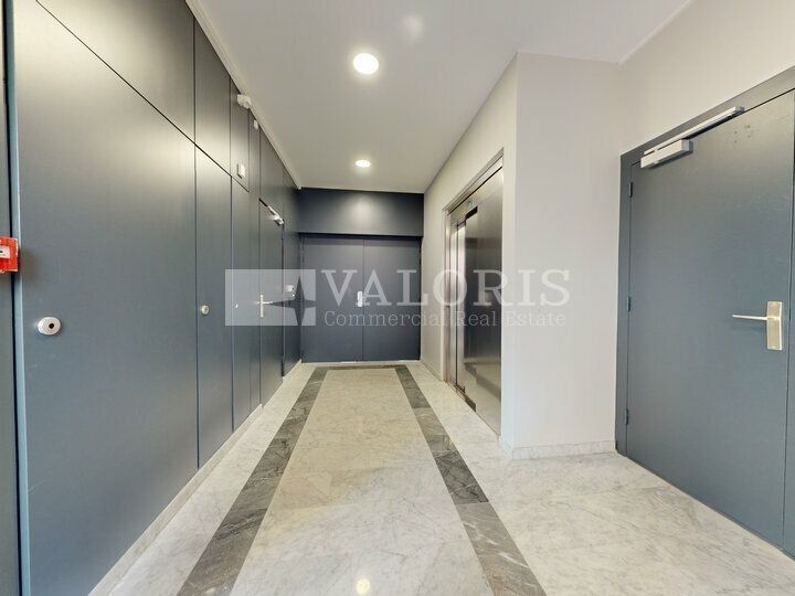 VALORIS REAL ESTATE vous présente, au sein du Parc Européen d'Ecully, 550 m² de bureaux divisibles à partir de 179 m².