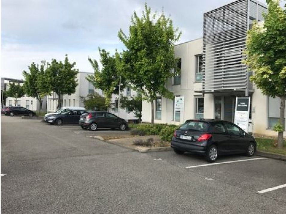 Location bureaux 81 m² non divisibles