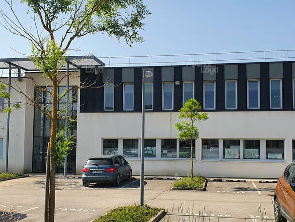 Location bureaux 236.56 m² non divisibles