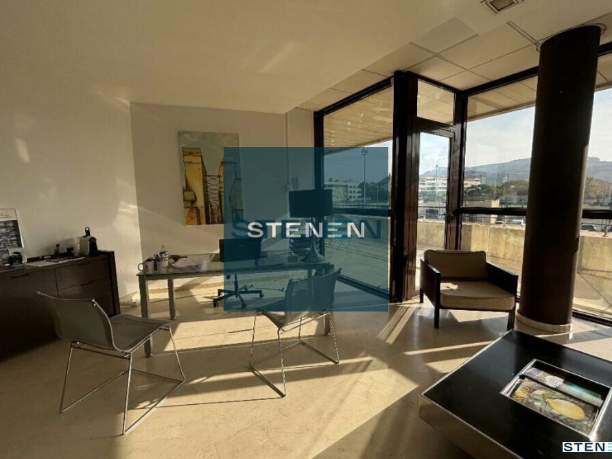 A LOUER BUREAUX 54M MARSEILLE 13008 