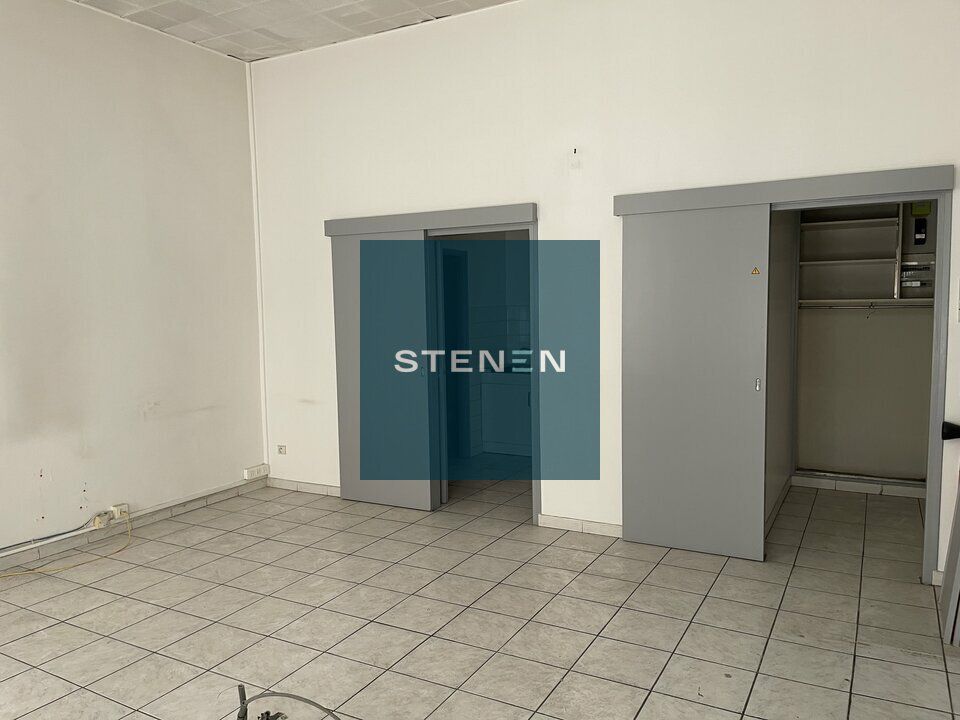 VENTE BUREAUX EN RDC 106m2 DIVISIBLES - MARSEILLE 6