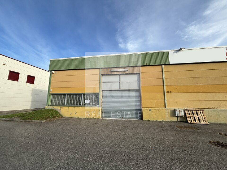 À VENDRE – LOCAL D'ACTIVITÉS AVEC BUREAUX – CORBAS