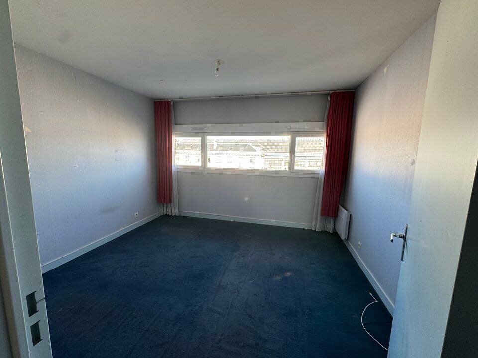 TOURS CENTRE PROCHE GARE - BUREAUX A VENDRE DE 83 M² AVEC 1 PARKING FERME