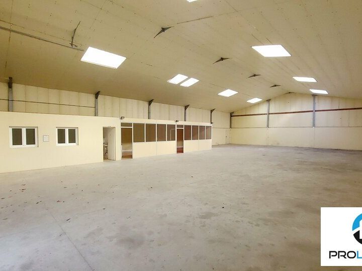 Location local d''activites 424 m² non divisibles