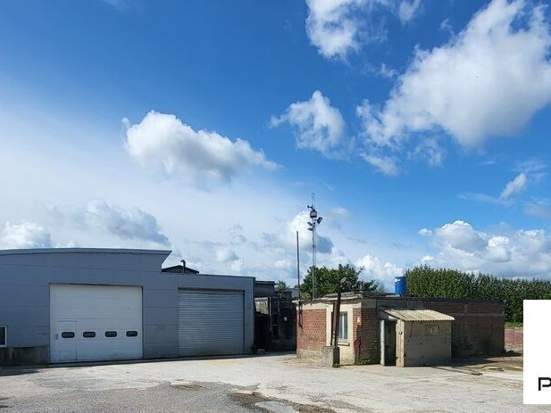 Vente local d''activites 791 m² non divisibles