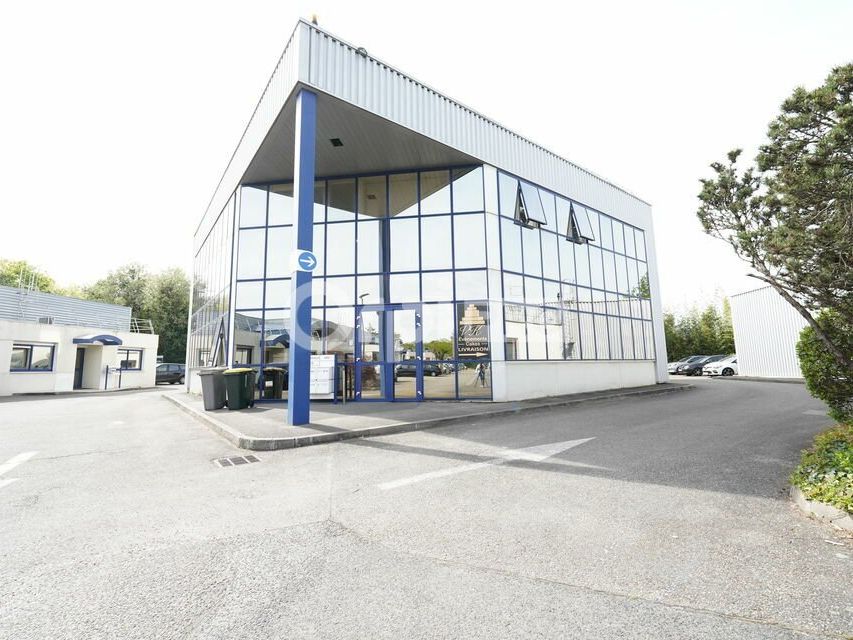 BUREAUX LOUER - 126 m² - SAINT GENIS LAVAL