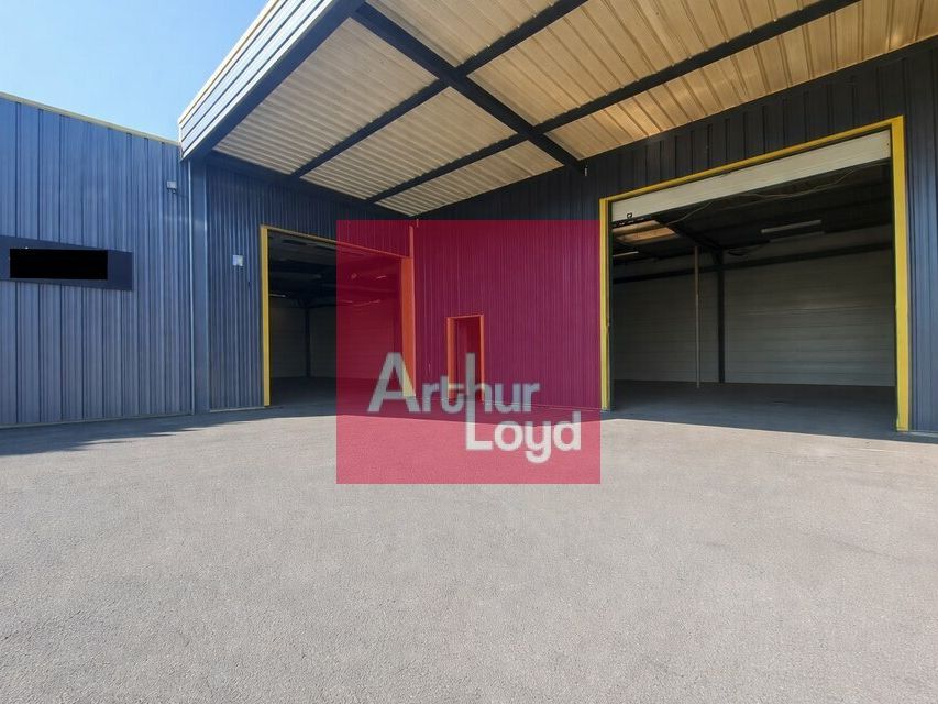 Location local d''activites 1400 m² non divisibles