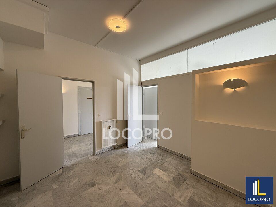 A VENDRE -  BUREAU - 75 M2 - CAGNES-SUR-MER