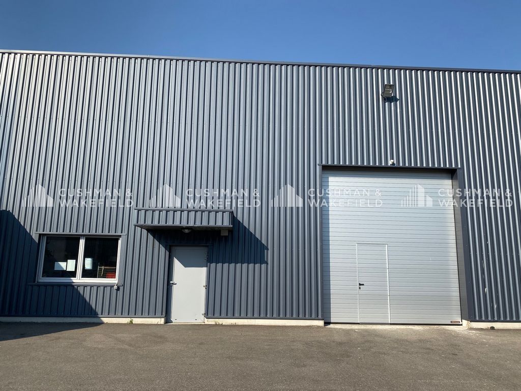 Location activités 418 m² non divisibles