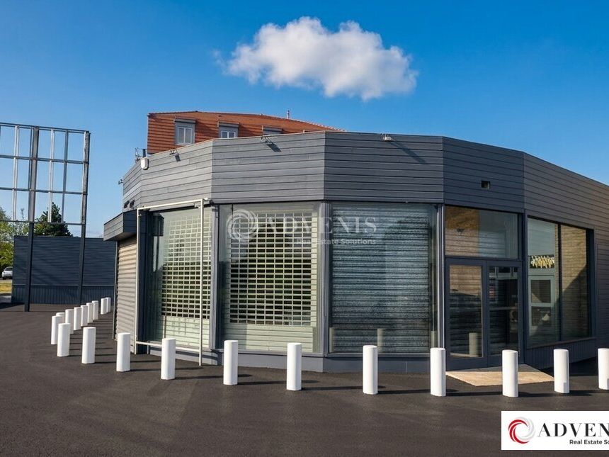 Location local commercial 740 m² non divisibles