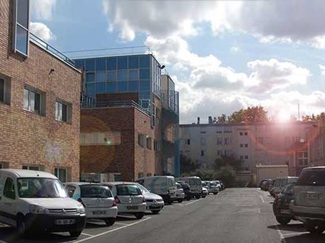 Location entrepôts 1799 m² non divisibles