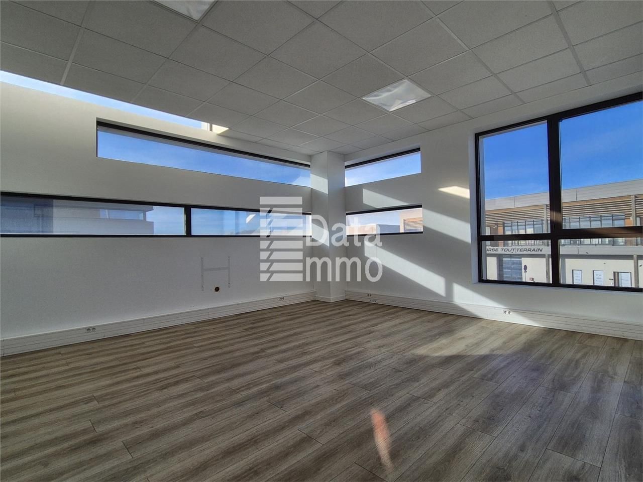 Location entrepôts 451 m² non divisibles