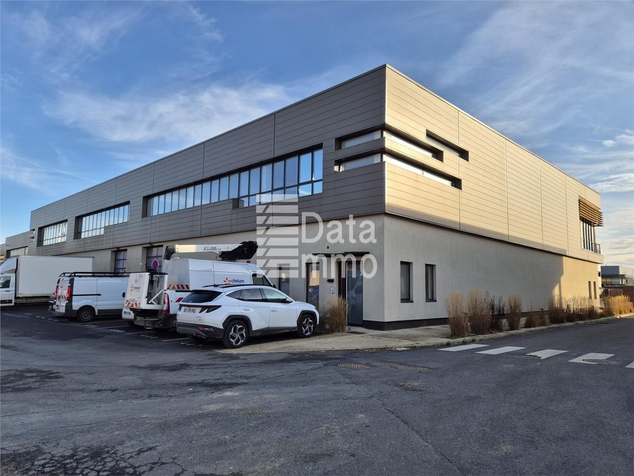 Location entrepôts 451 m² non divisibles