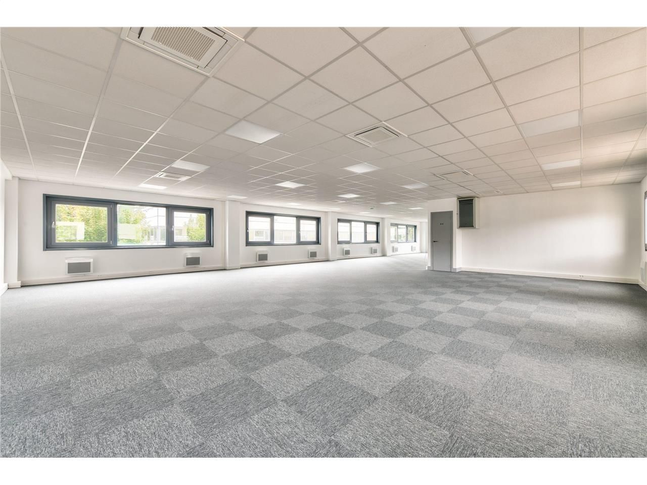 Location entrepôts 394 m² non divisibles