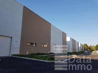Location entrepôts 166 m² non divisibles