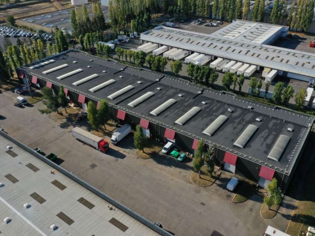 Location entrepôts 1347 m² non divisibles