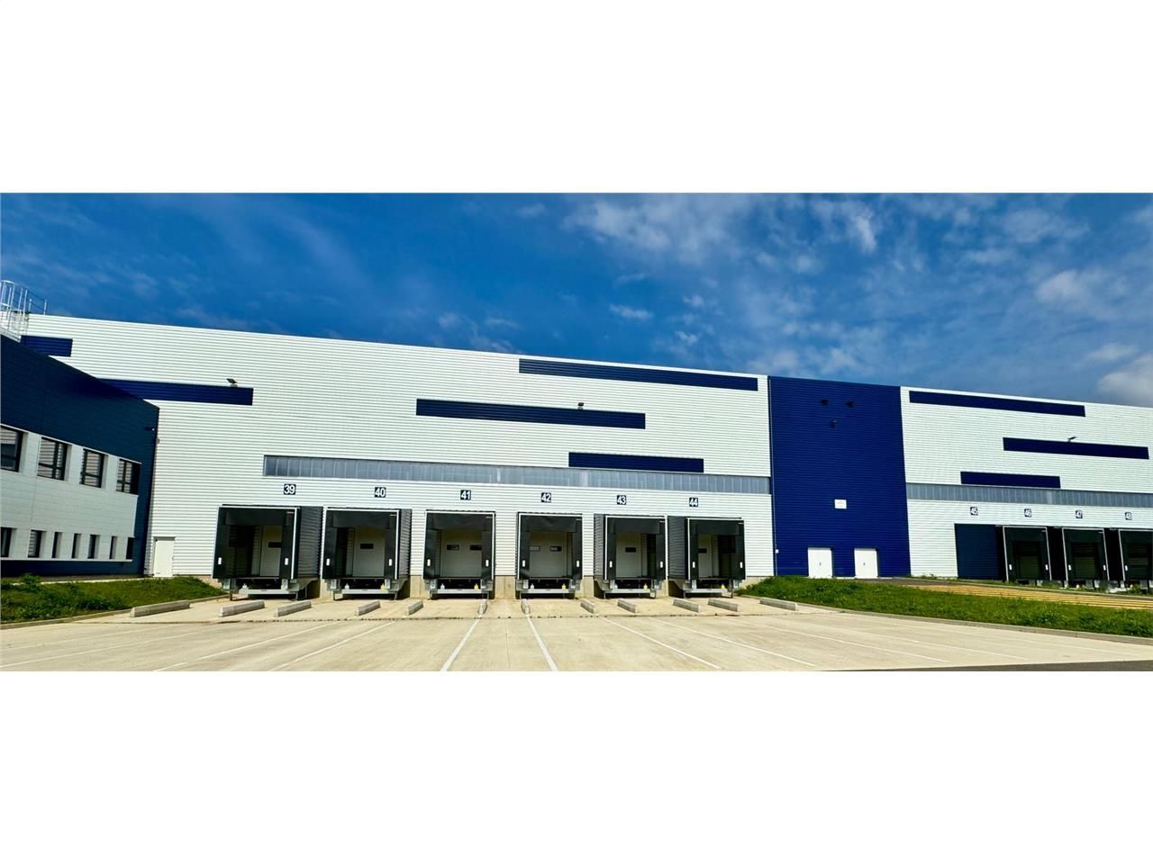 Location entrepôts 38623 m² non divisibles