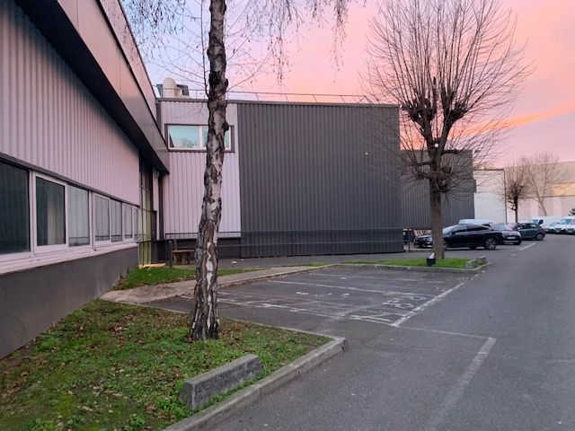 Location entrepôts 470 m² non divisibles