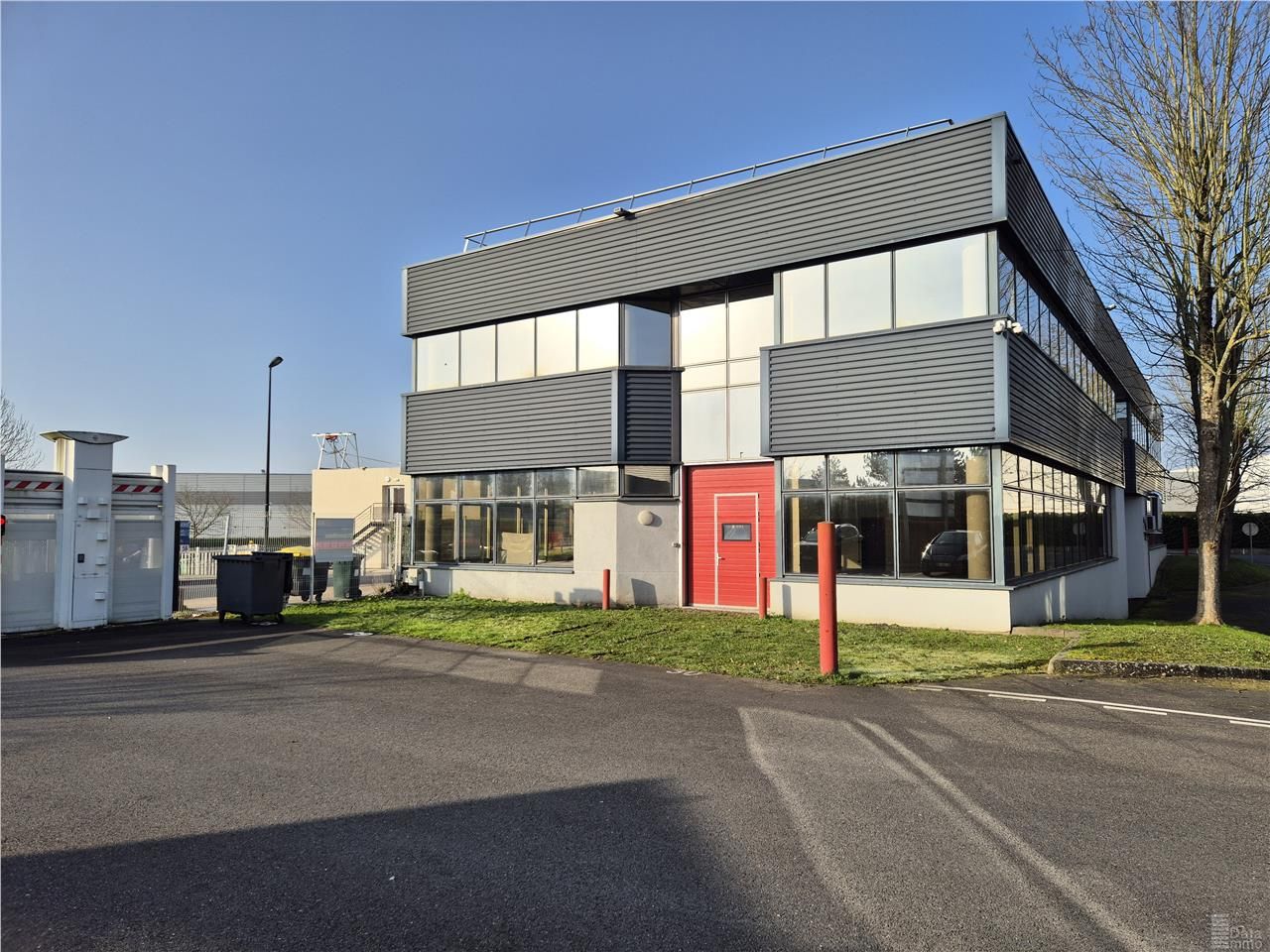 Location entrepôts 782 m² non divisibles