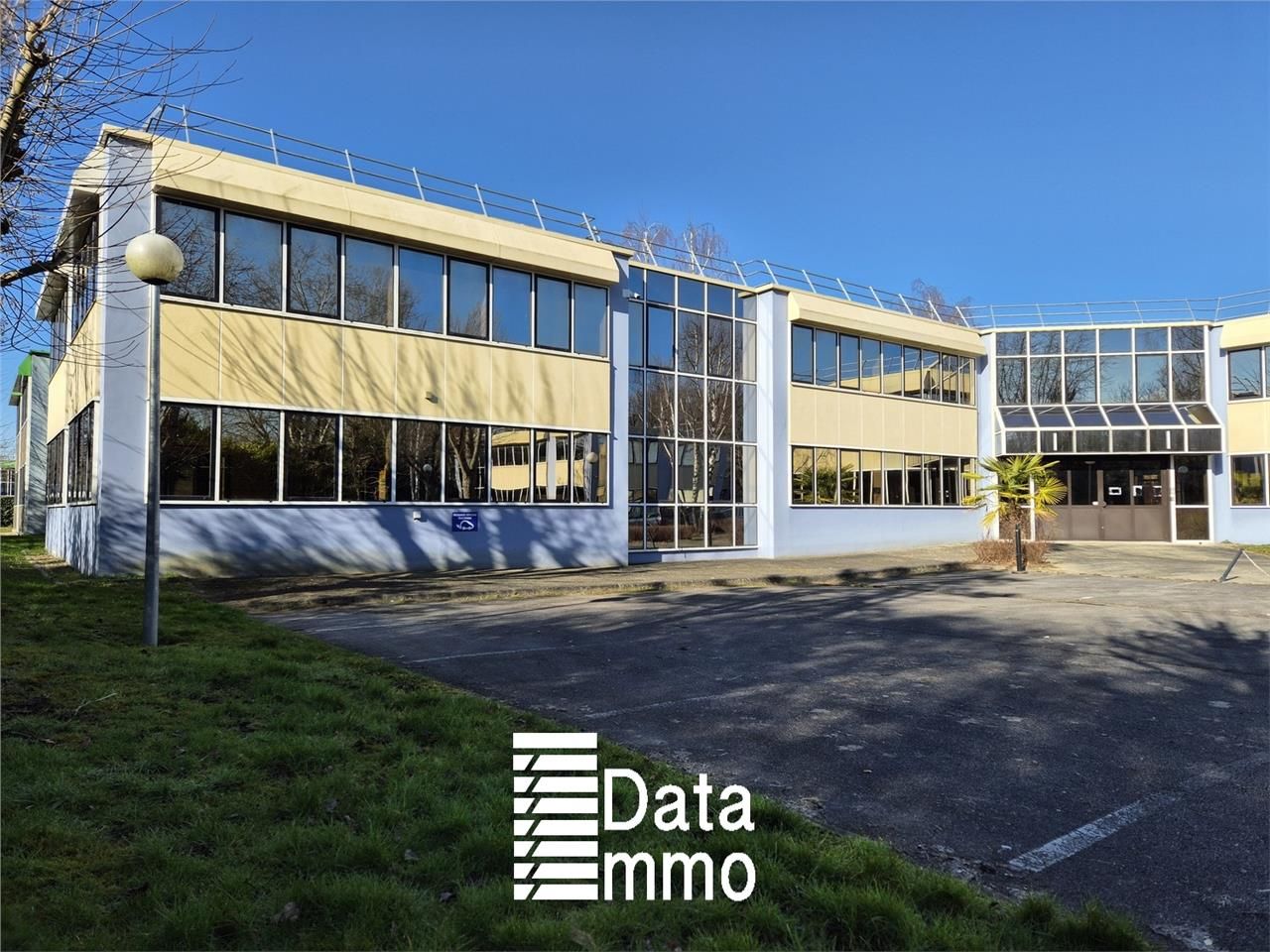 Location entrepôts 1139 m² non divisibles