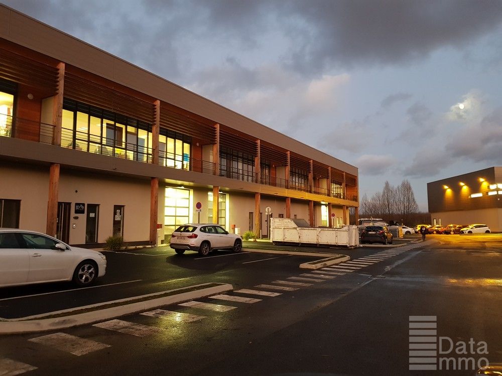 Location entrepôts 393 m² non divisibles
