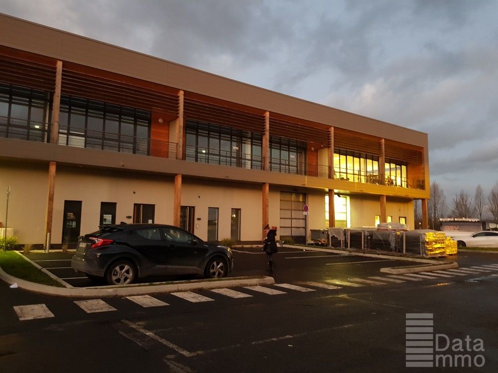 Location entrepôts 393 m² non divisibles