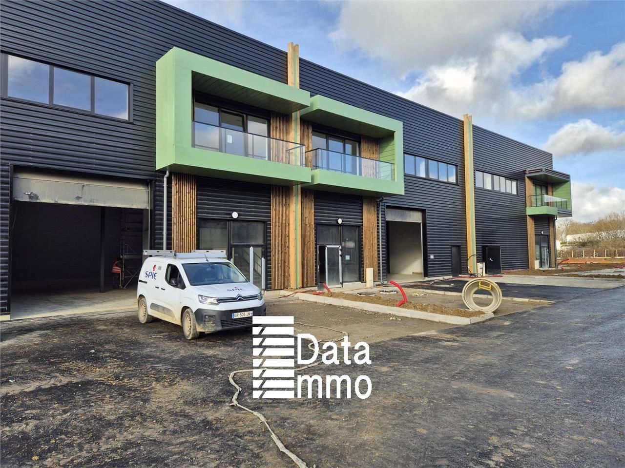 Location entrepôts 4353 m² non divisibles