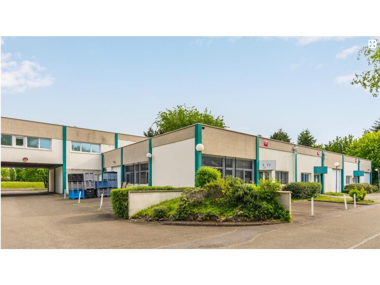 Location entrepôts 461 m² non divisibles