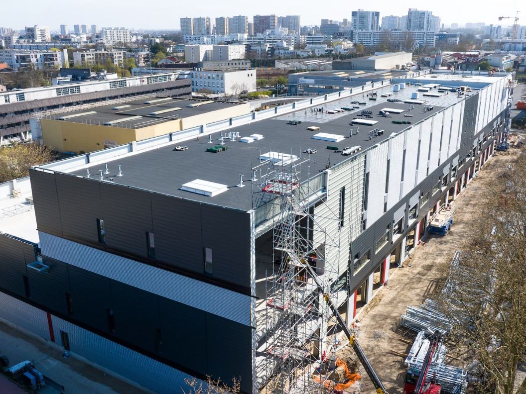 Location entrepôts 3766 m² non divisibles