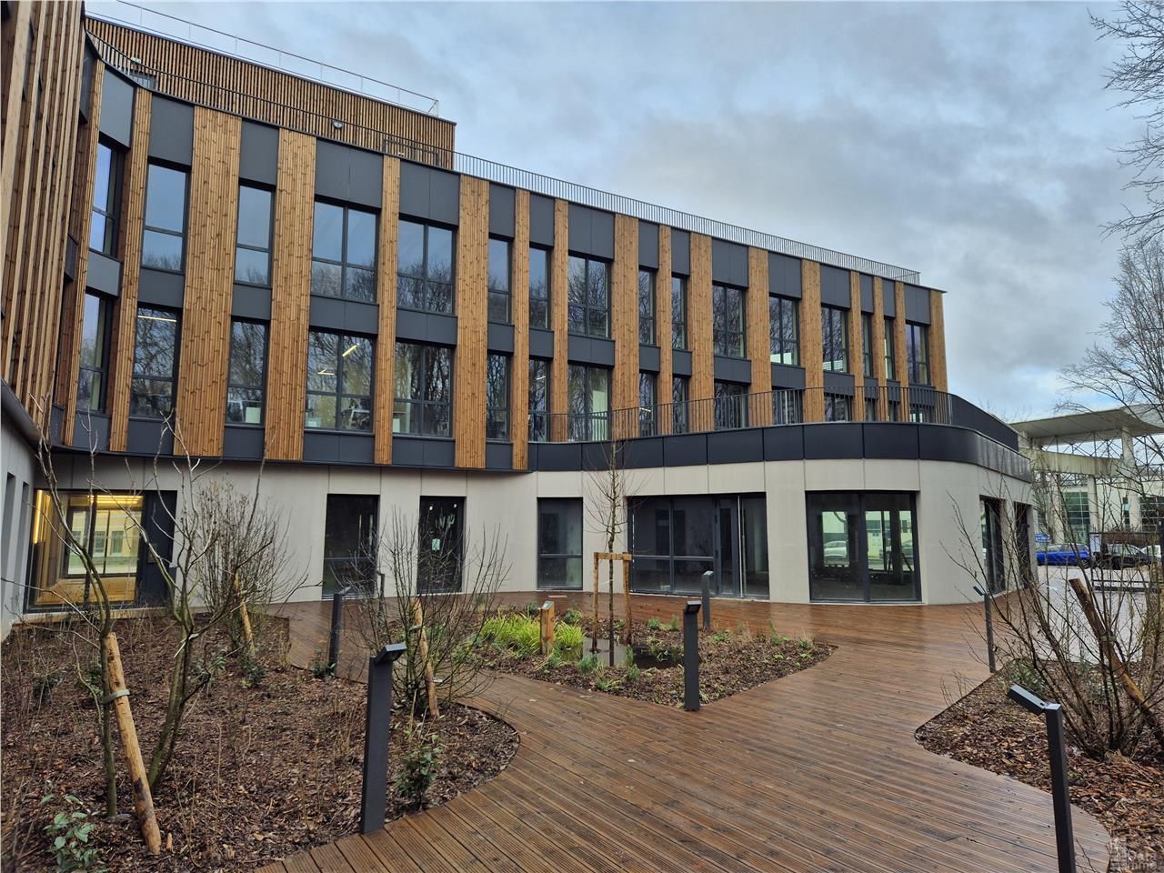Location bureaux 1411 m² non divisibles
