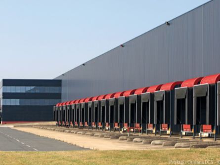 Location entrepôts 19490 m² non divisibles