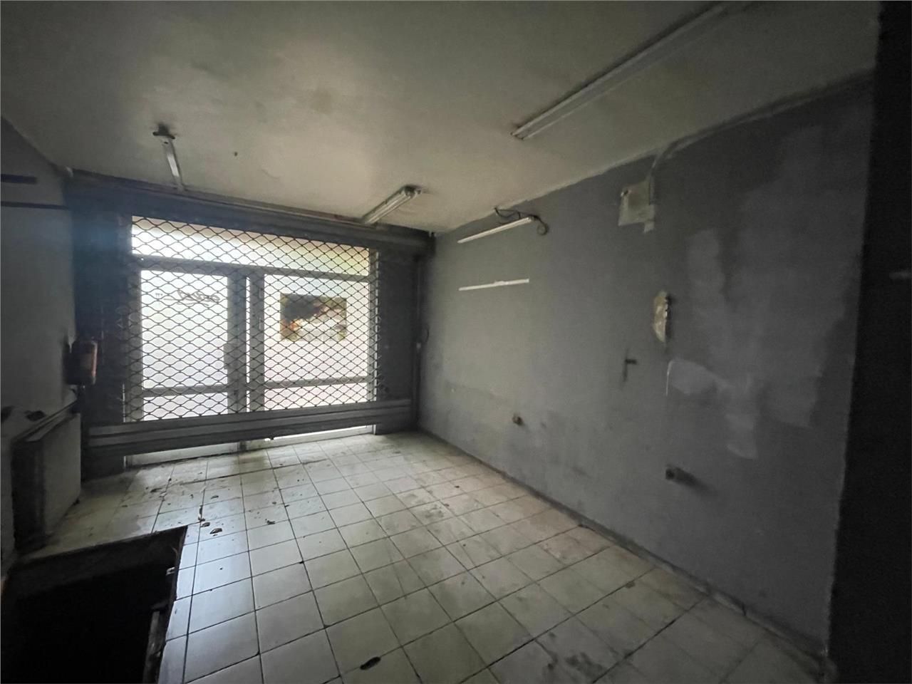 Vente local commercial 170 m² non divisibles