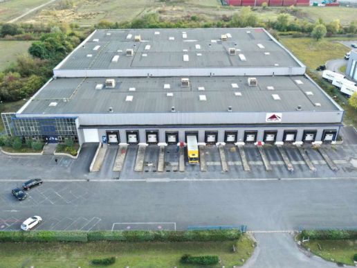 Location entrepôts 8827 m² non divisibles
