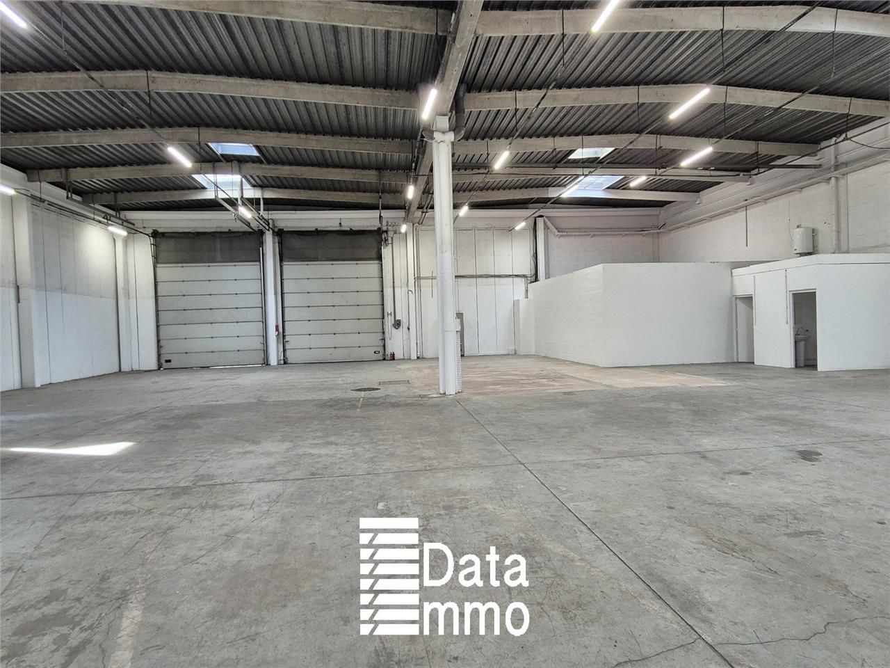 Location entrepôts 1212 m² non divisibles