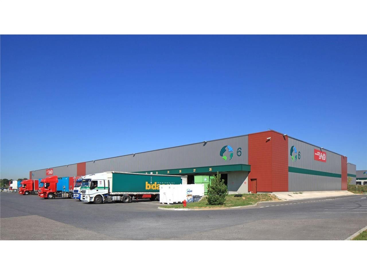 Location entrepôts 5636 m² non divisibles