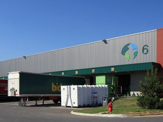 Location entrepôts 5636 m² non divisibles