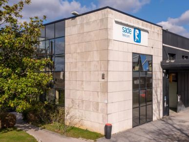 Location entrepôts 2596 m² non divisibles