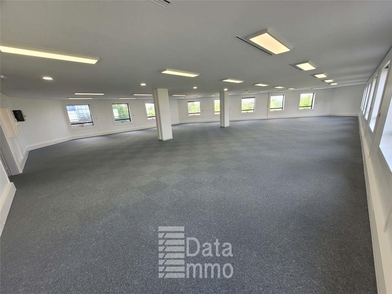 Location bureaux 256 m² non divisibles