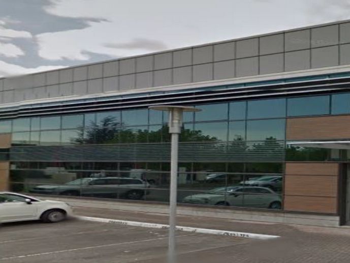 Location entrepôts 898 m² non divisibles